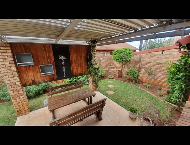 2 BEDROOM TOWNHOUSE FOR SALE IN AMANDASIG